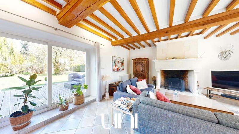 Maison - 360 m² - 12 pièces