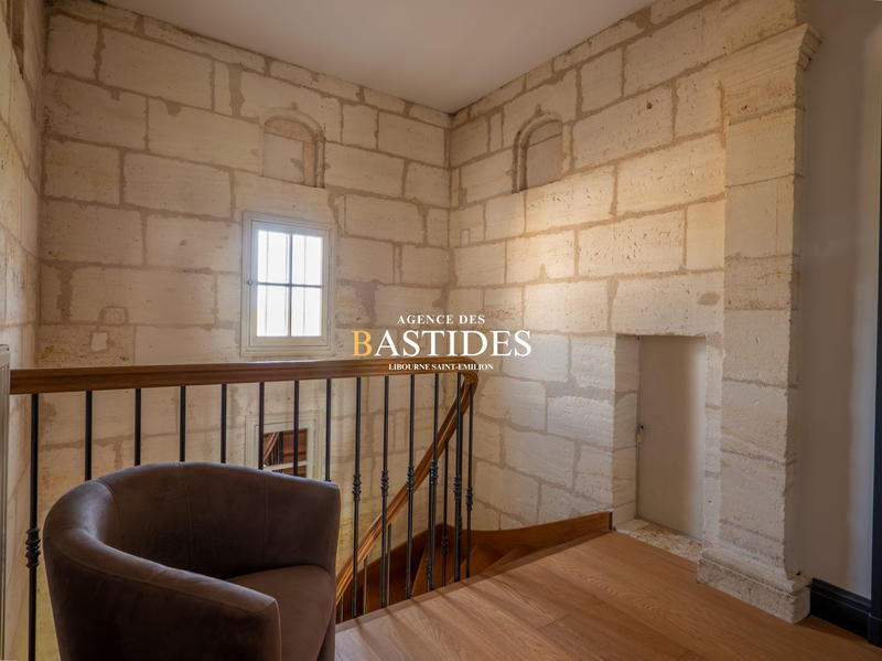 Maison - 310 m² - 8 pièces