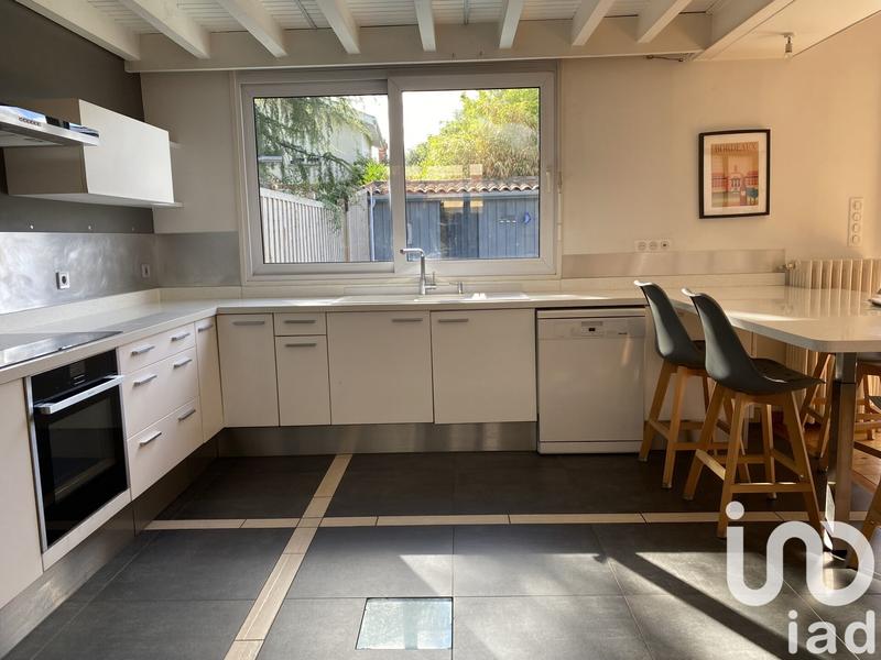 Maison - 210 m² - 7 pièces