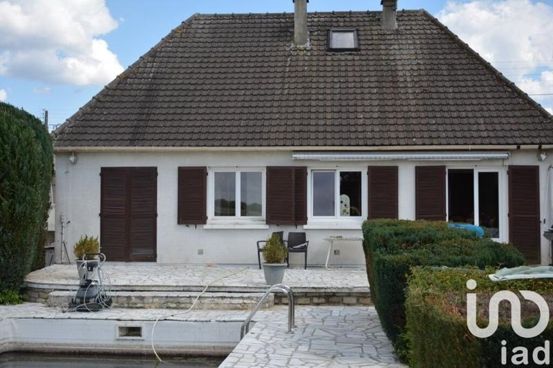 Maison - 121 m² - 8 pièces