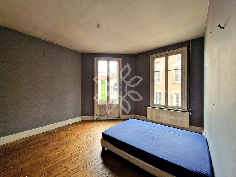 Triplex - 135 m² - 9 pièces