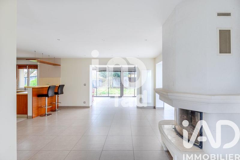 Maison - 180 m² - 7 pièces