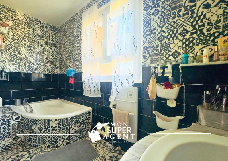 Maison - 177 m² - 7 pièces