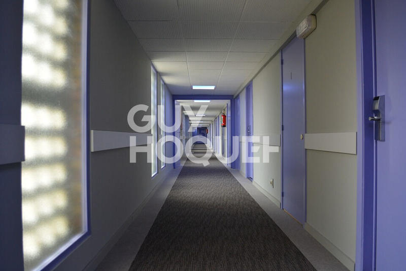 Fonds de commerce - 1 500 m²