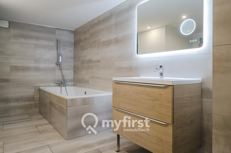 Appartement - 90 m² - 4 pièces