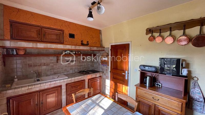 Propriété - 167 m² - 6 pièces