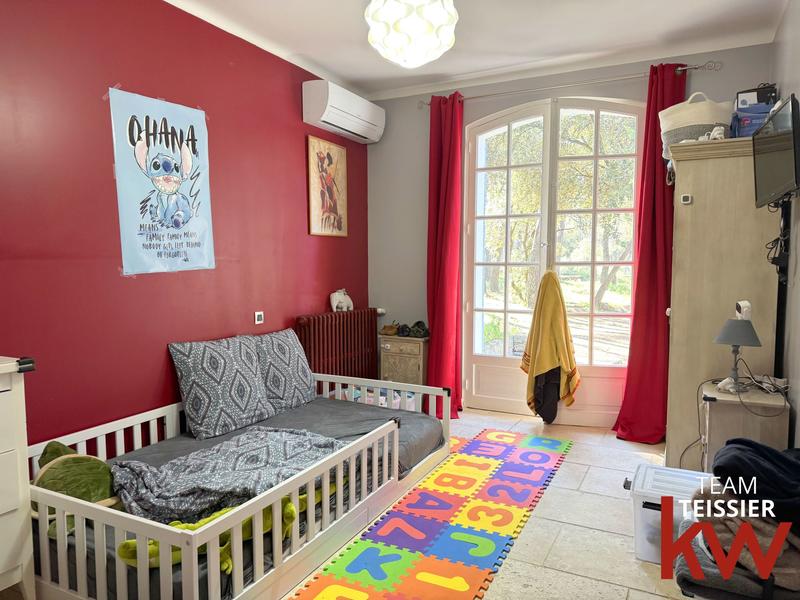 Maison - 301 m² - 5 pièces