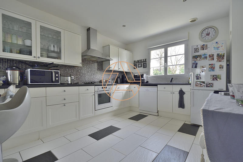 Maison - 147 m² - 7 pièces