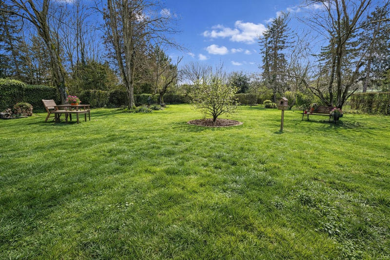 Maison - 260 m² - 9 pièces