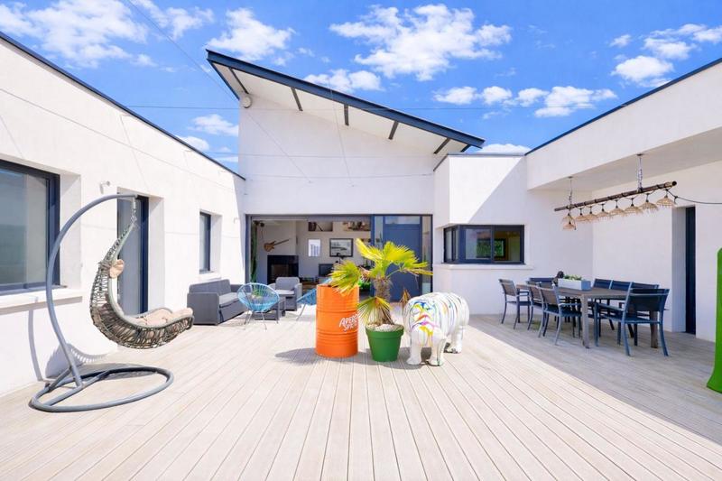 Propriété - 169 m² - 7 pièces