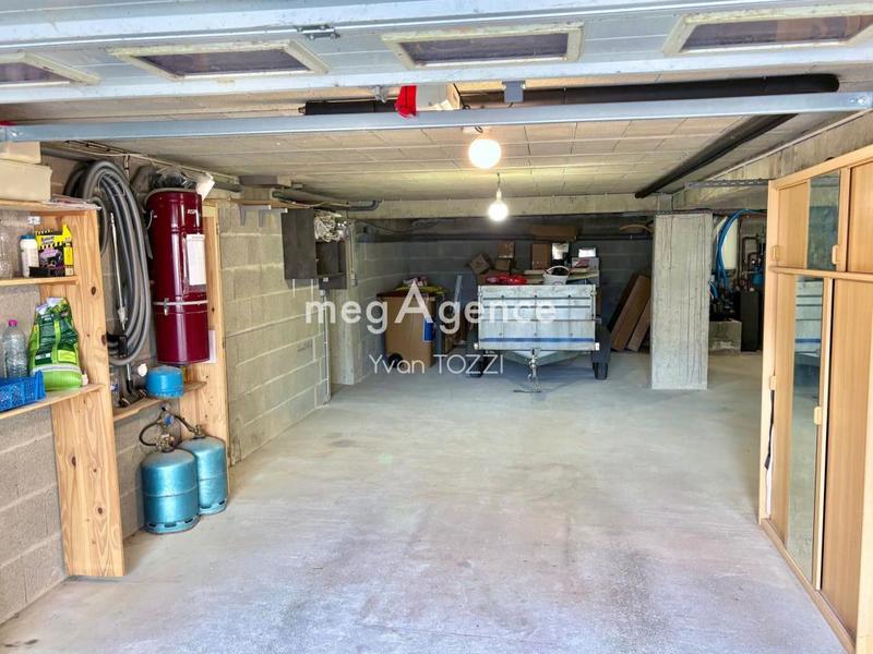 Maison - 330 m² - 10 pièces