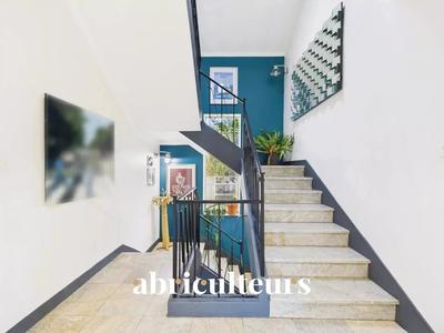 Appartement - 230 m² - 9 pièces