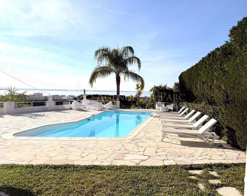 Maison - 174 m² - 6 pièces