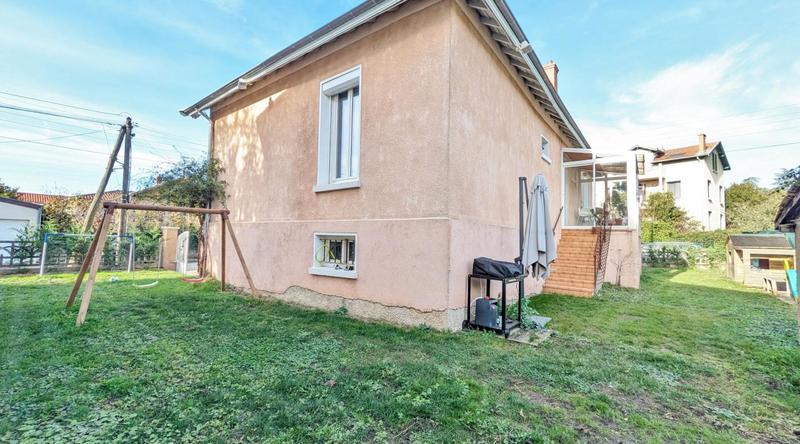 Maison - 93 m² - 4 pièces