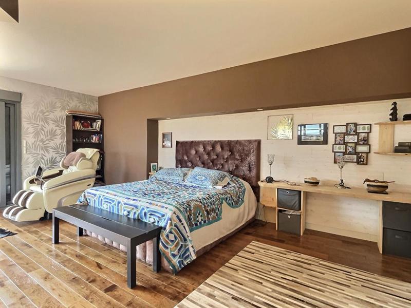 Maison - 240 m² - 7 pièces