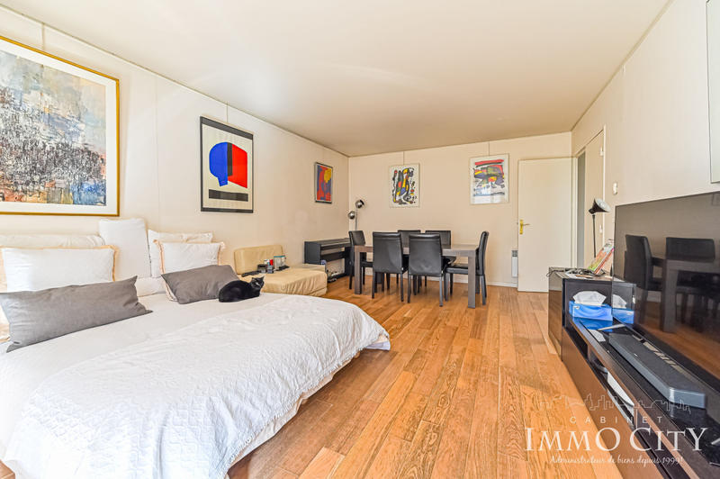 Appartement - 99 m² - 4 pièces