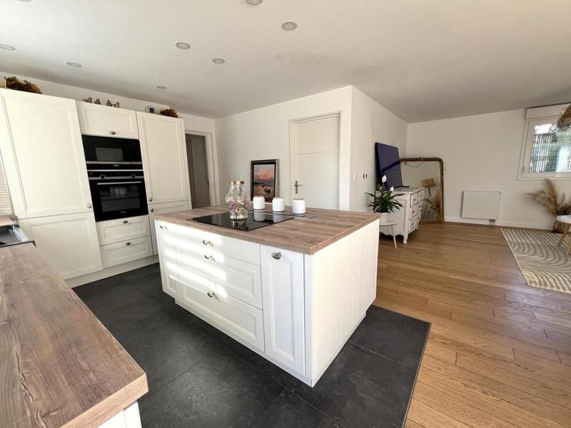 Appartement - 100 m² - 4 pièces