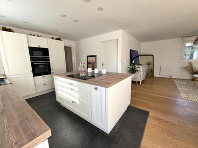 Appartement - 100 m² - 4 pièces