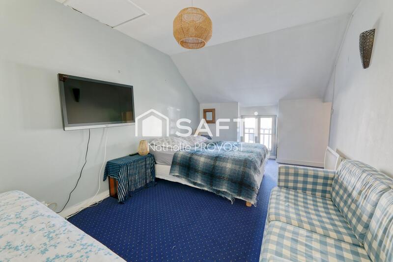 Maison - 230 m² - 8 pièces