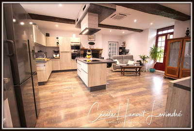 Maison - 355 m² - 17 pièces