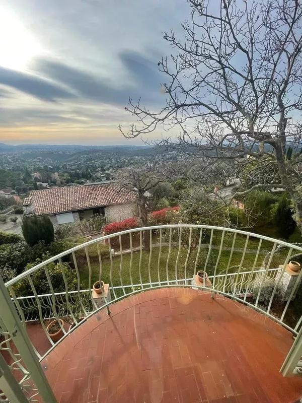 Villa - 300 m² - 7 pièces