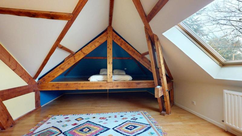 Maison - 225 m² - 8 pièces