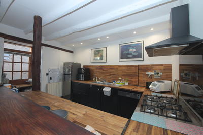 Maison - 207 m² - 7 pièces