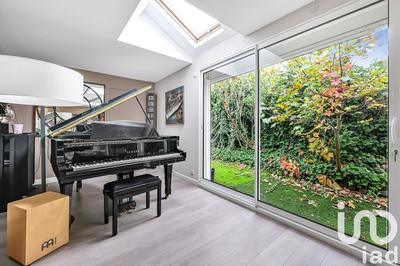 Maison - 240 m² - 11 pièces