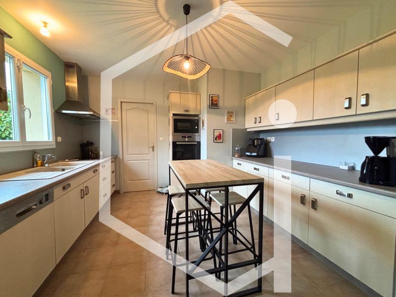 Maison - 98 m² - 4 pièces