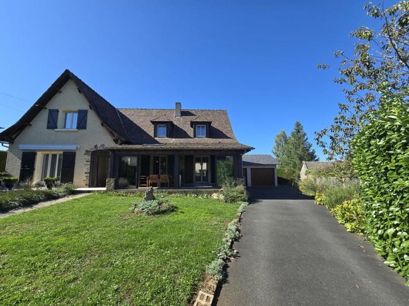 Maison - 204 m² - 6 pièces