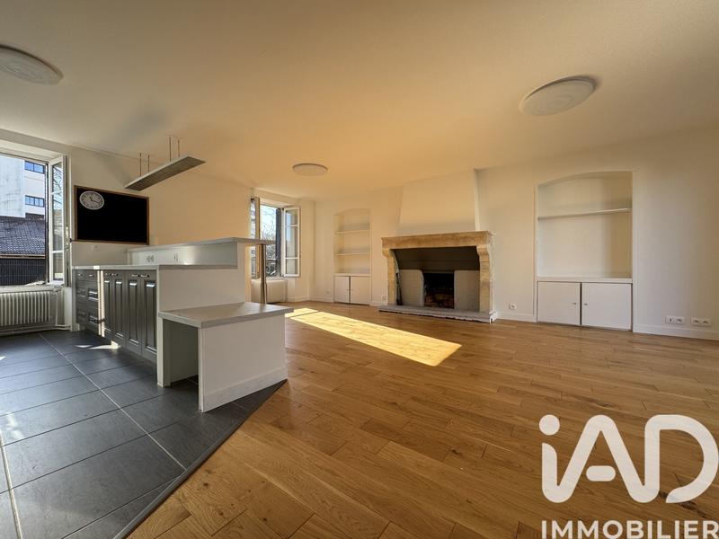 Appartement - 90 m² - 3 pièces