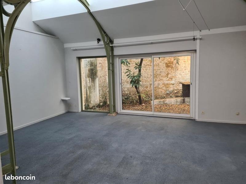 Loft - 120 m² - 4 pièces