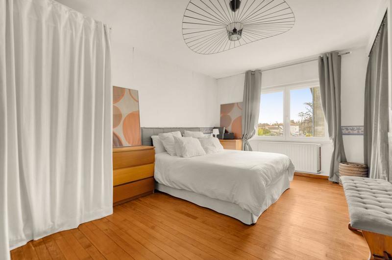 Maison - 240 m² - 6 pièces