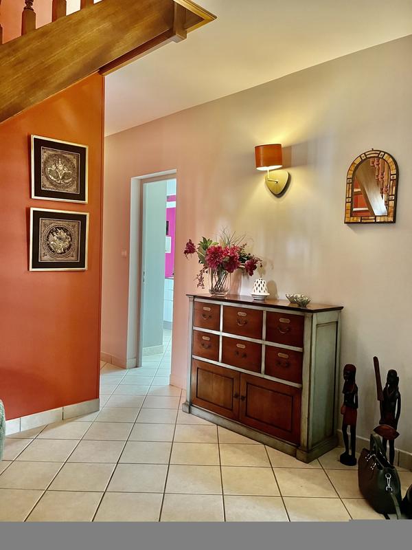 Maison traditionnelle - 221 m² - 7 pièces