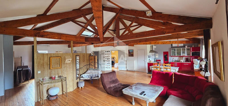 Maison - 368 m² - 15 pièces