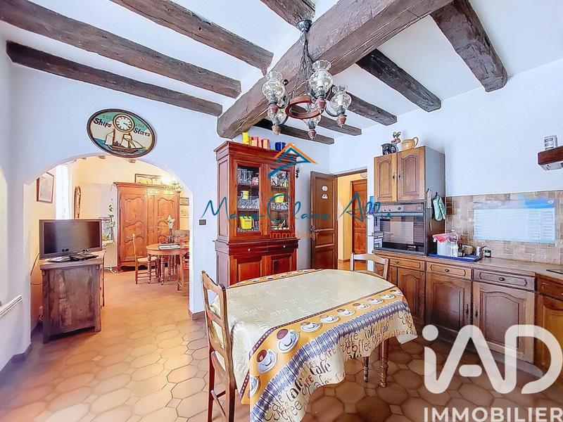 Maison - 227 m² - 9 pièces