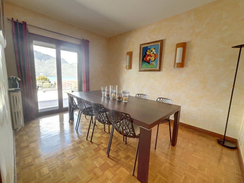 Villa - 217 m² - 8 pièces