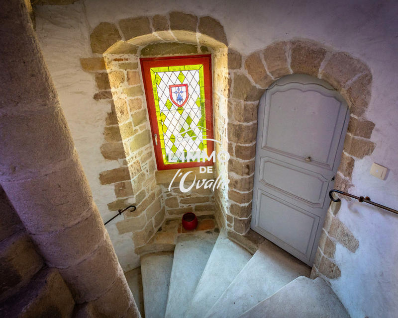 Maison - 300 m² - 16 pièces