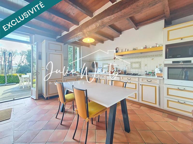 Maison - 198 m² - 5 pièces