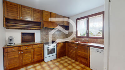 Maison - 181 m² - 8 pièces