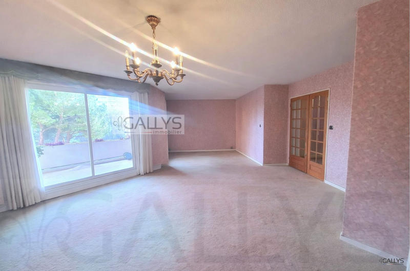 Appartement - 102 m² - 5 pièces