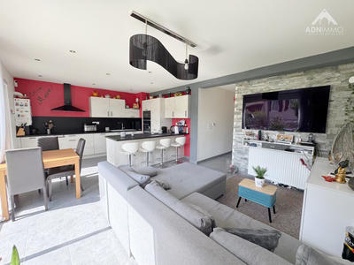 Maison - 96 m² - 5 pièces