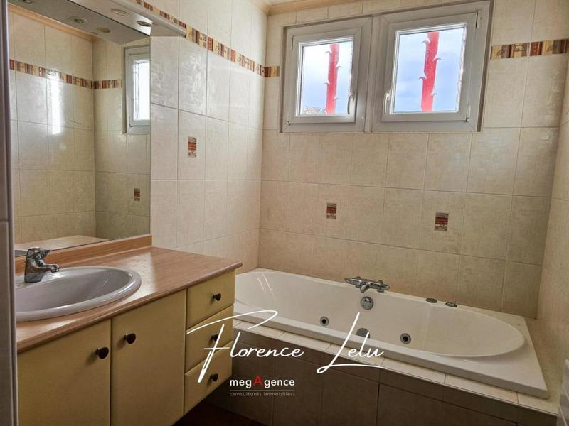 Maison de ville - 196 m² - 9 pièces