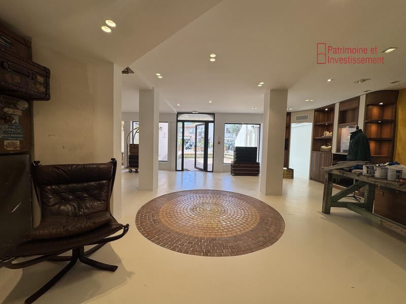 Fonds de commerce - Local commercial - 117 m²