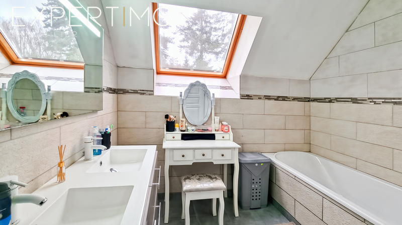 Maison - 110 m² - 6 pièces