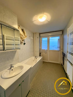 Appartement - 94 m² - 4 pièces