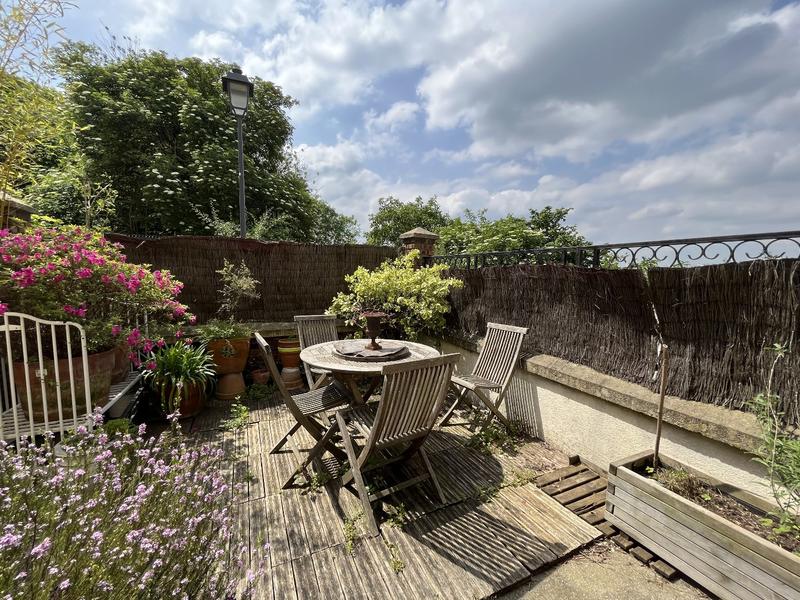 Appartement sur toit - 85 m² - 5 pièces