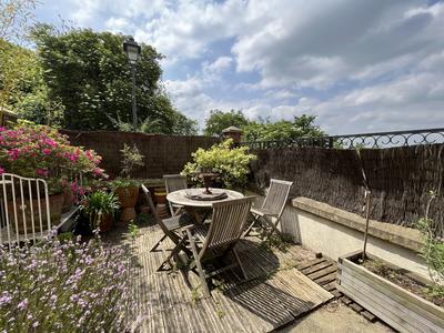 Appartement sur toit - 85 m² - 5 pièces