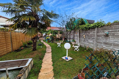 Maison - 90 m² - 4 pièces