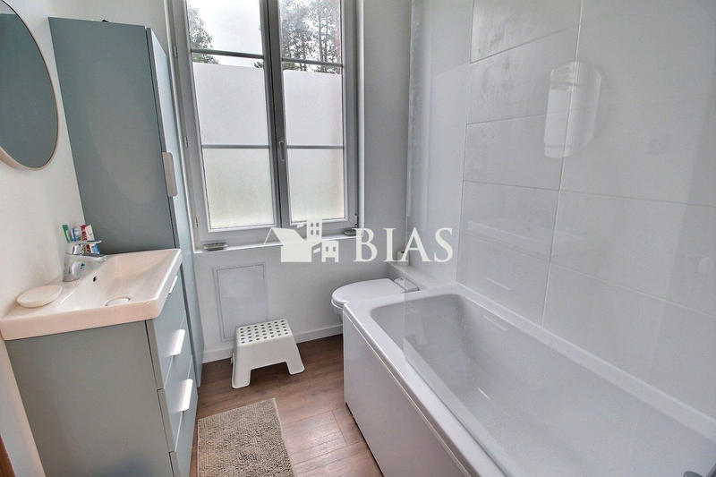 Maison - 170 m² - 9 pièces